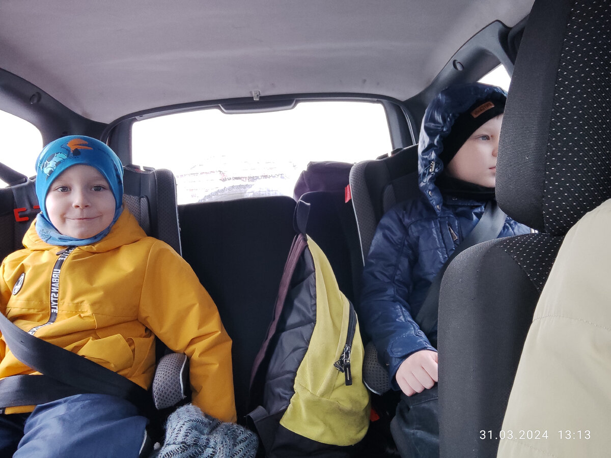 Вадя и Паша, который немного не влез в кадр