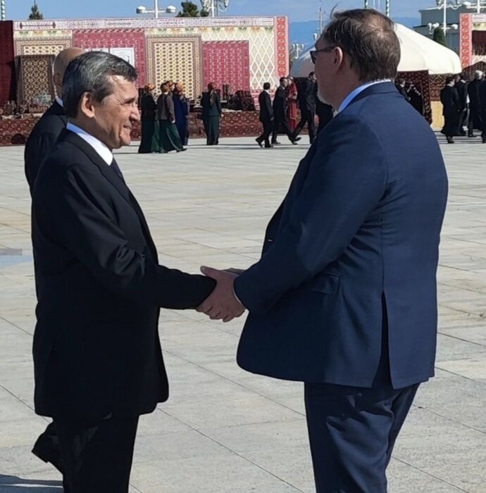    Рашид Мередов и Иван Волынкин / источник фото: Посольство России в Туркменистане