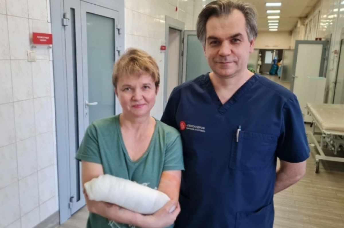    В Новосибирске врачи восстановили пальцы женщине, на которую напал медведь