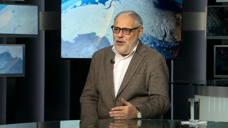    Михаил Хазин предостерёг от ротации тех же чиновников между разными ведомствами. Чтобы добиться качественных изменений в экономике, придётся отправлять в отставку целыми группами. Фото: Царьград