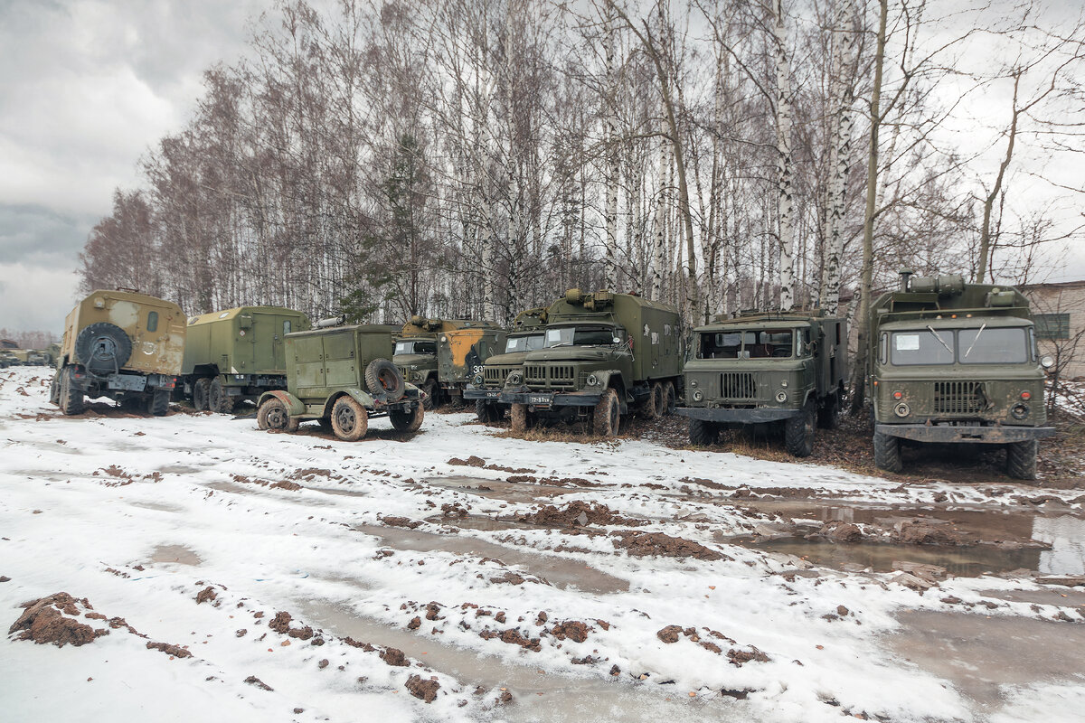 Списанный техник. Кладбище военной техники.