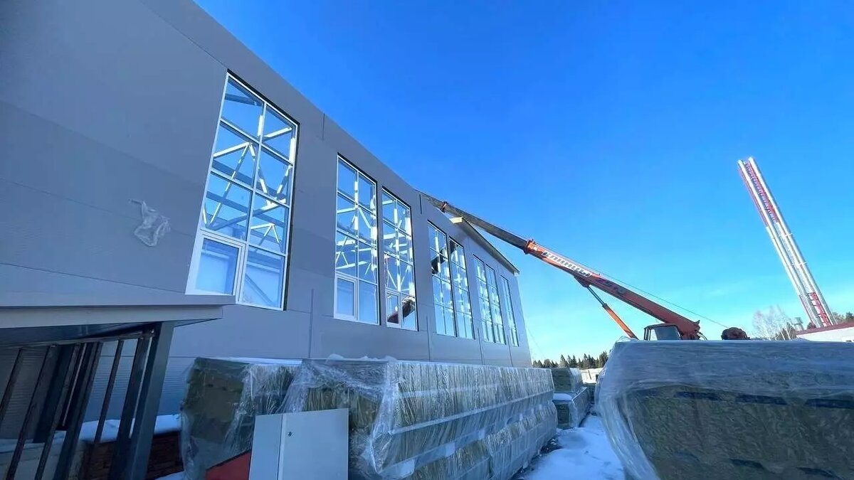     Глава Игринского района рассказал о ходе строительства физкультурно-оздоровительного комплекса с бассейном.