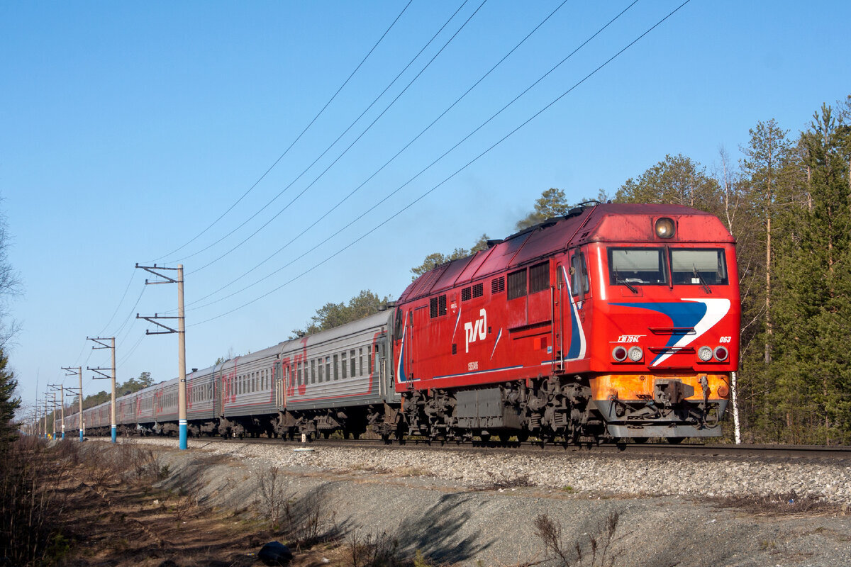 ТЭП70БС-053 в заводской окраске