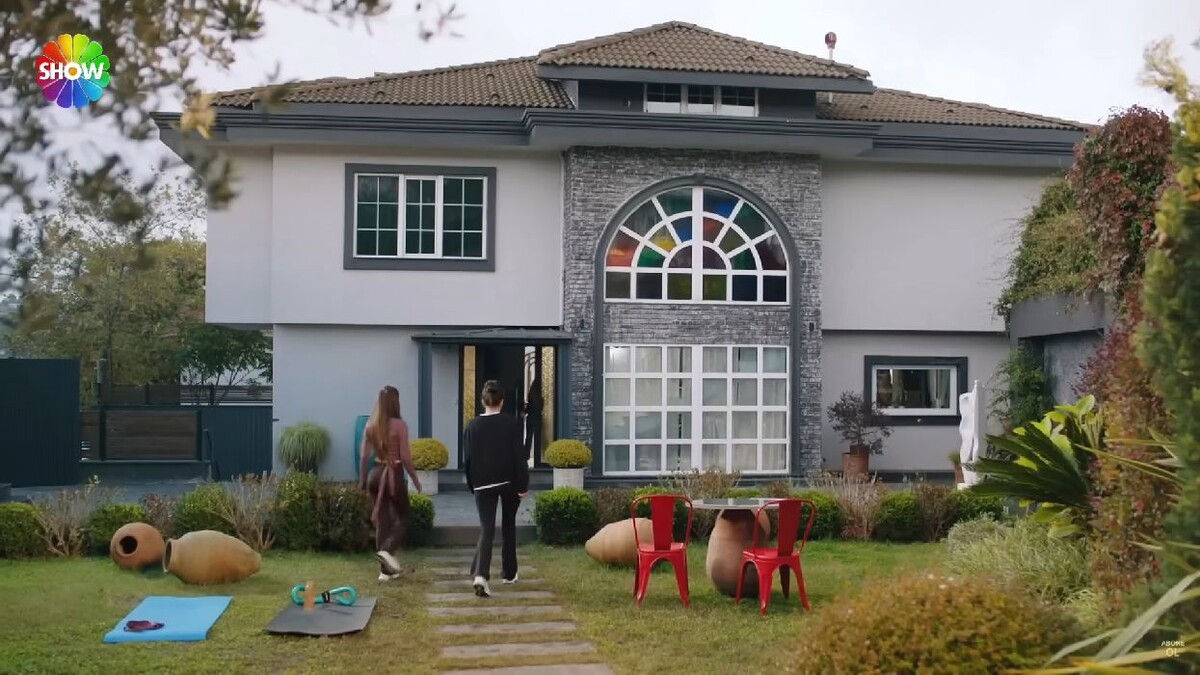 Кадр из сериала "Клюквенный щербет", Турция, 2022 год