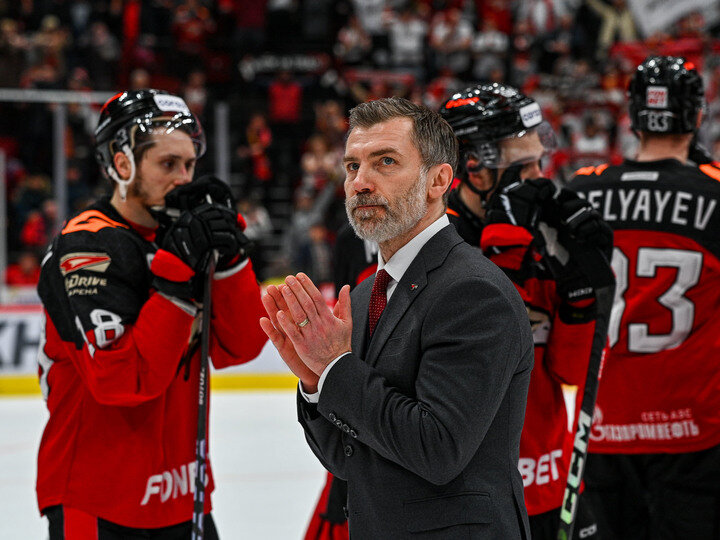 Локомотив авангард. 02. Коршков хоккеист локомотив. Вратарь авангарда 2022. Авангард омск хоккей.