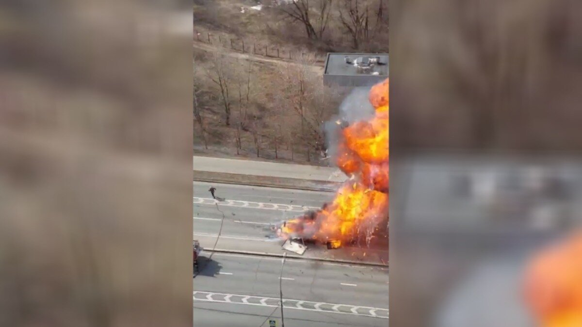 В сети появилось видео со взрывом «Газели» в Москве — Видео | Telegraf -  Новости | Дзен