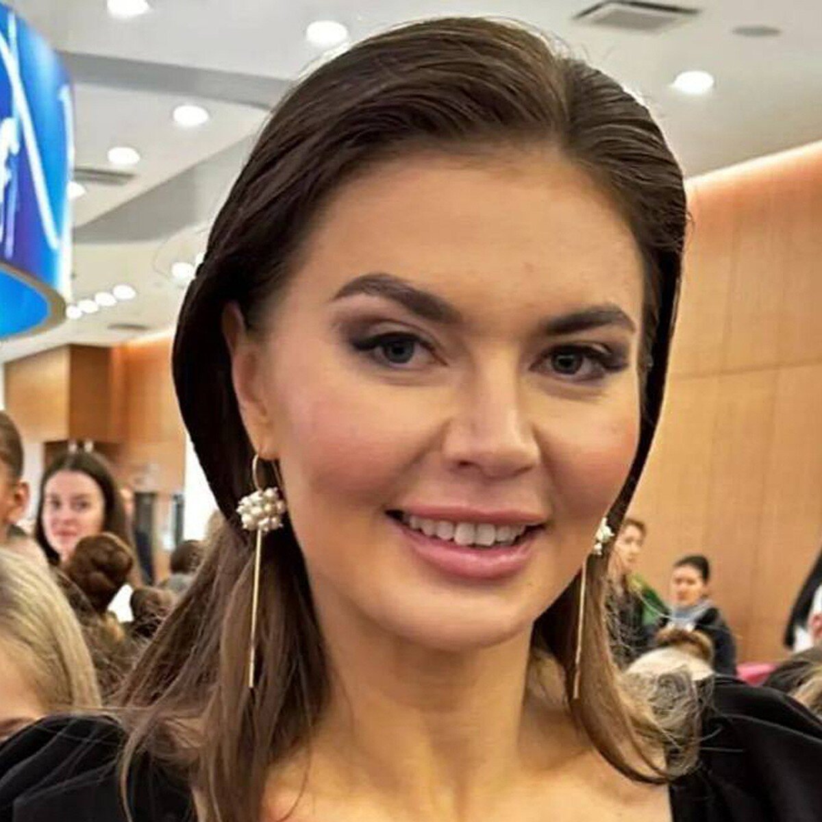 Алина кабаева сейчас 2025 фото
