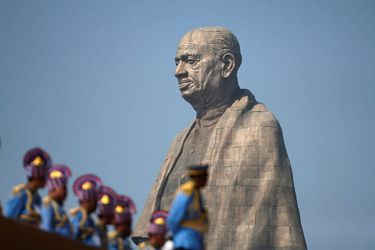     Топ-10 самых высоких памятников и статуй на планете