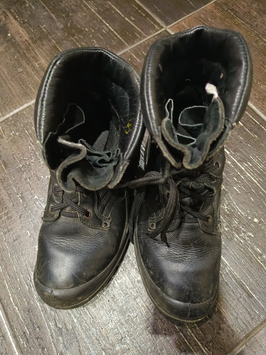 Помойка им пухом. 