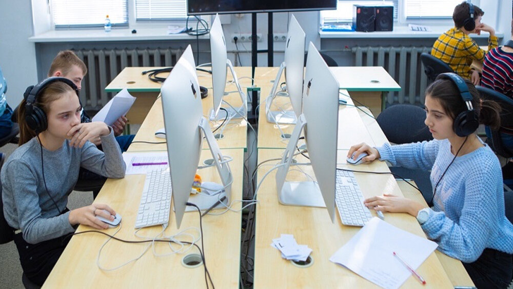 Сегодня был 1 урок. Покажи экзамен первоклашек. Сегодня был 1 урок. На уроке я узнал. Слайд на уроке мне.