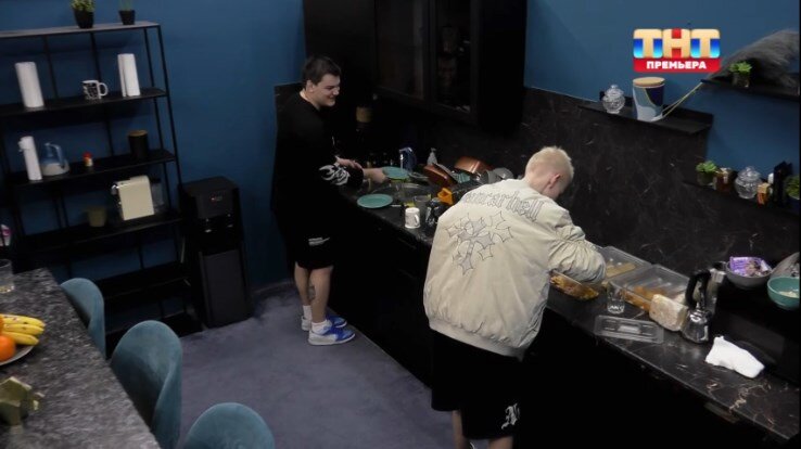 Кадр из шоу «Новая Фабрика звезд. Дневники»