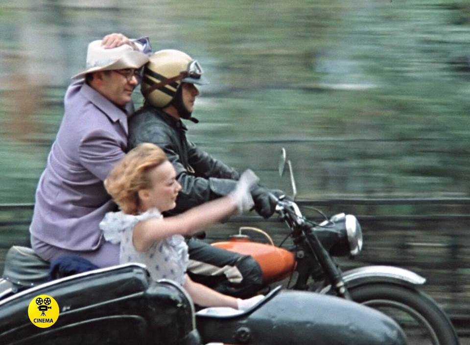 "Покровские ворота"  (1982).