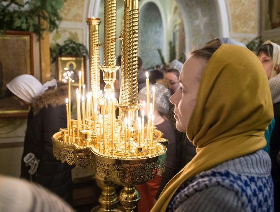 Православные. Великий пост в храме. Медовый спас в церкви. Храм на Покров Пресвятой Богородицы 14 октября.