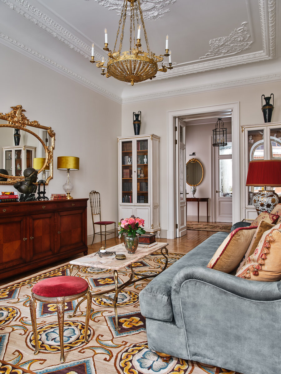 Этот ракурс позволяет рассмотреть лепной декор, который восстановила команда «СТД декор» под началом Дениса Самсонова.