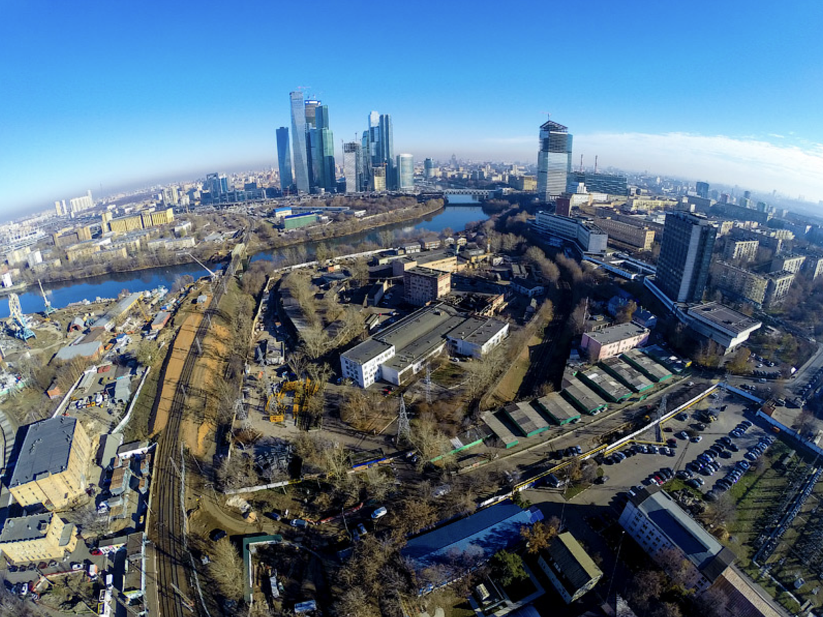 Вид на «Филикровля». Фото: https://yablor.ru/blogs/nemnogo-fotografiy-moskvi/4745603#