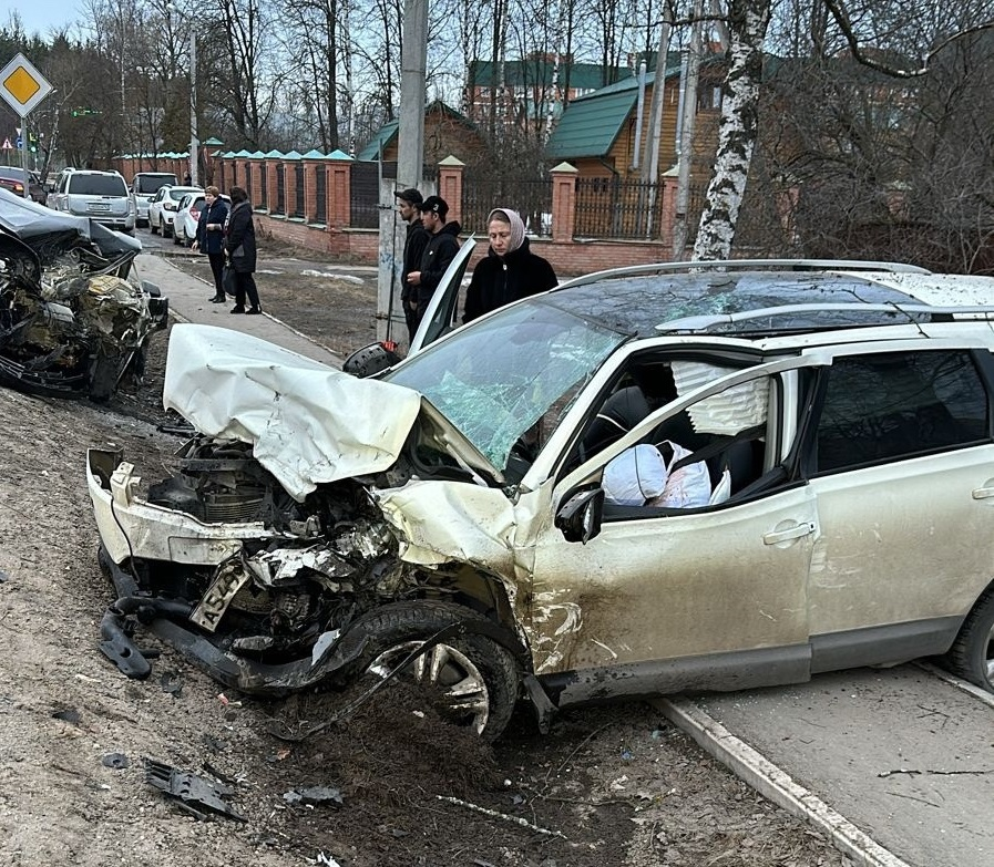 Nissan после ДТП