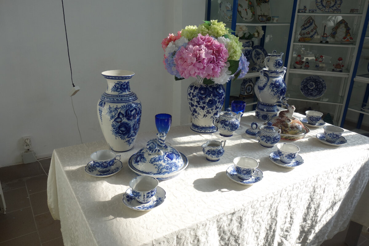 Изделия  завода "« Гжельский фарфор»