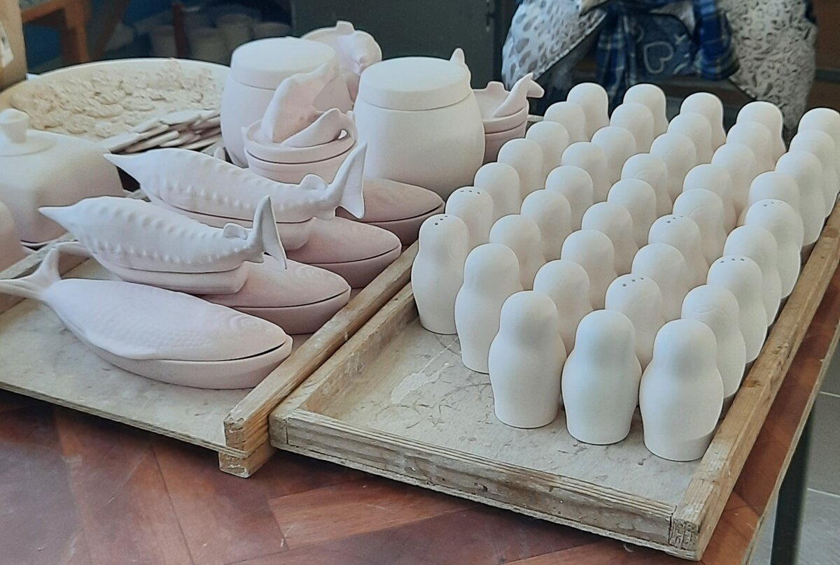 Изделия фабрики Гжель