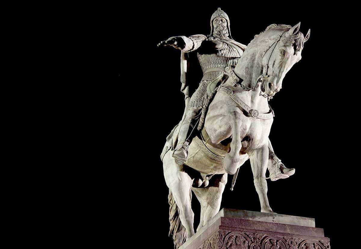 Статуя князя Юрия Долгорукого. Источник: Павел Кузьмичев через Russia Beyond