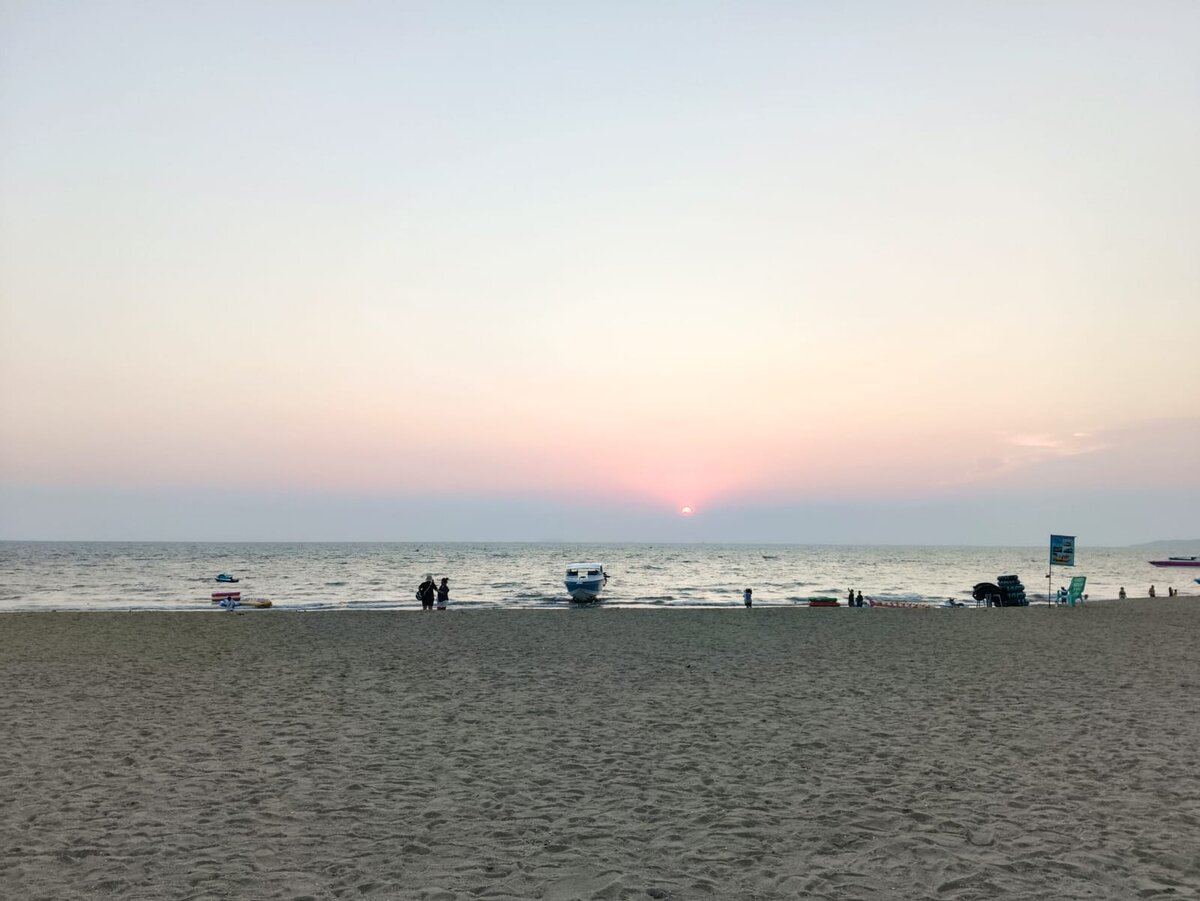 Пляж вечером в городе фото мое