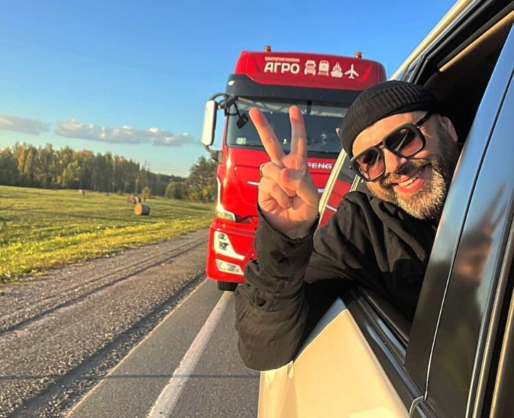 Фадеев, по словам многих коллег талантлив, но характер у него сложный.