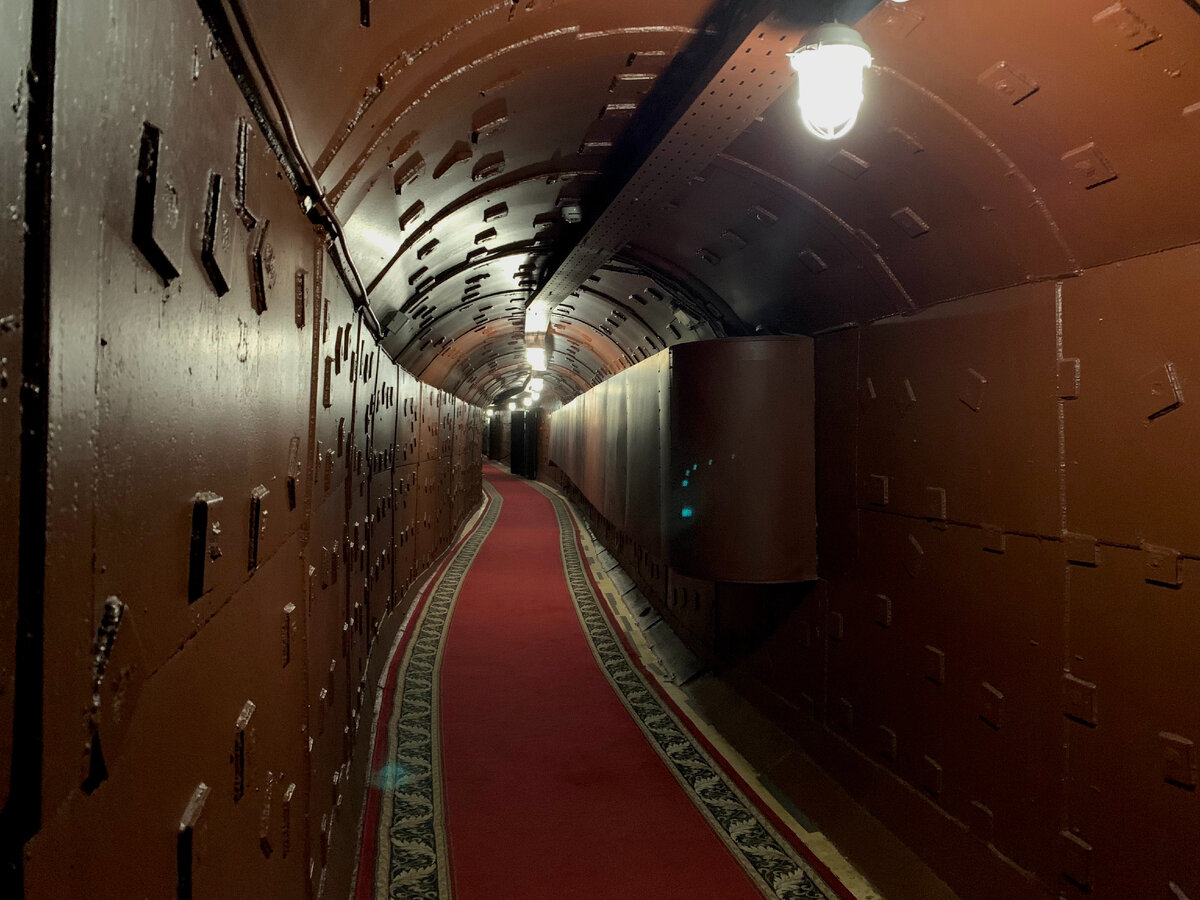 Туннель в Бункере