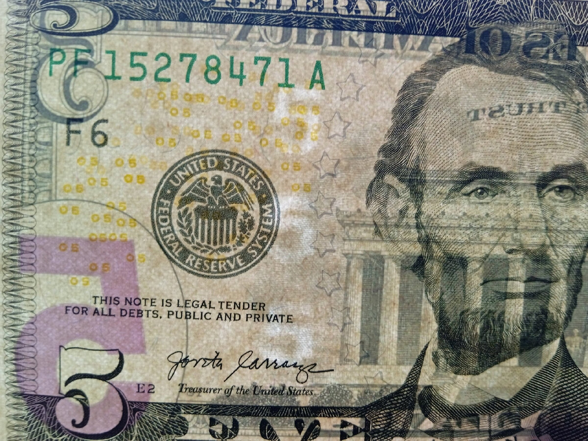 Водяной знак слева - цифры "5" в линию вертикально