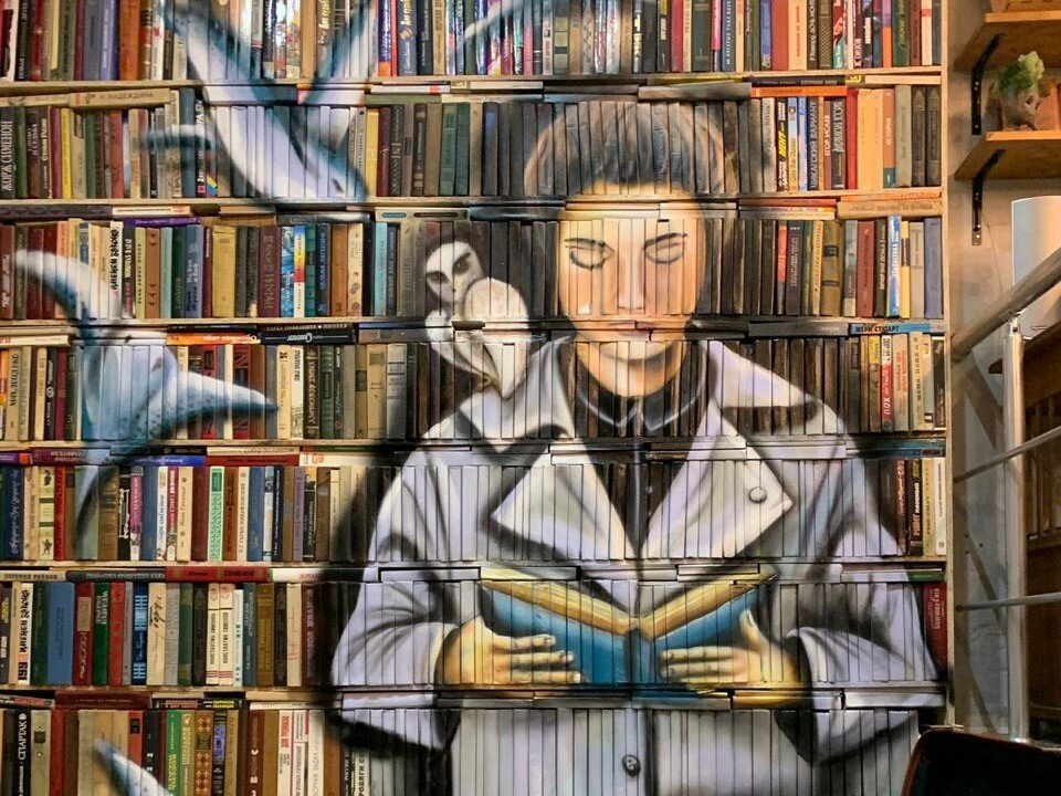 Личное фото автора. Кафе "Набоков". Интерьер.