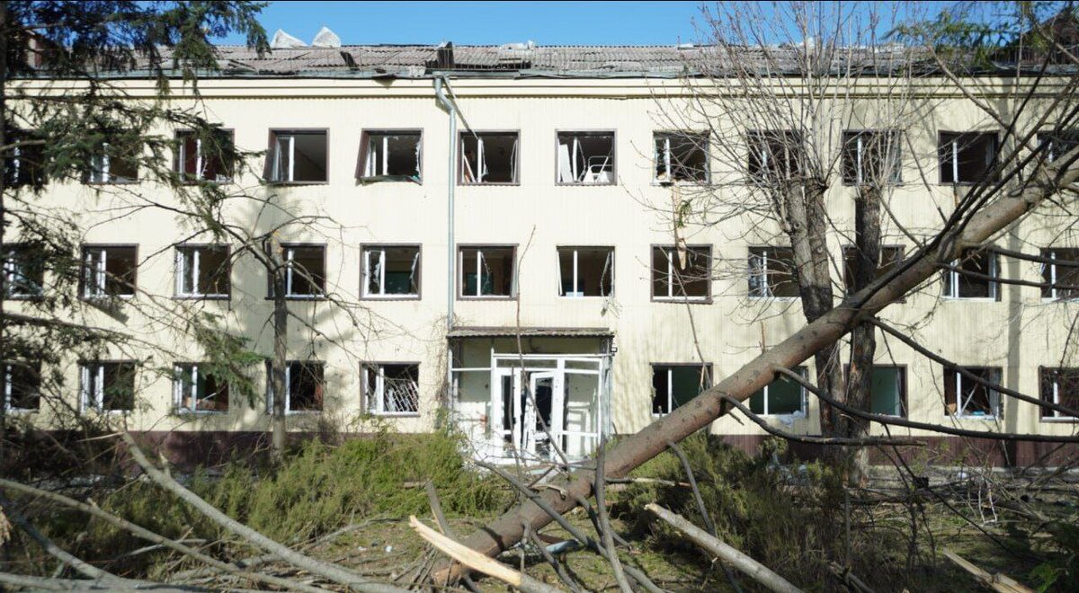 В Харькове ночью прилетело по зданию спортивного колледжа, которое использовалось в качестве ПВД укровермахта, источник – Телеграм-канал Военкор Котенок
