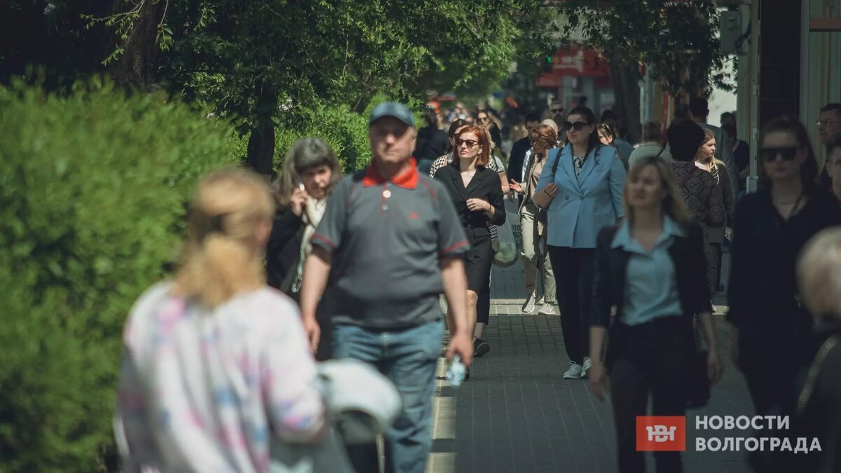     Молодые люди устроили массовую драку в центре Волгограда, 29-летняя горожанка пожаловалась на избиение полицейским, а муфтий Волгоградской области призвал терпимее относится к мигрантам.