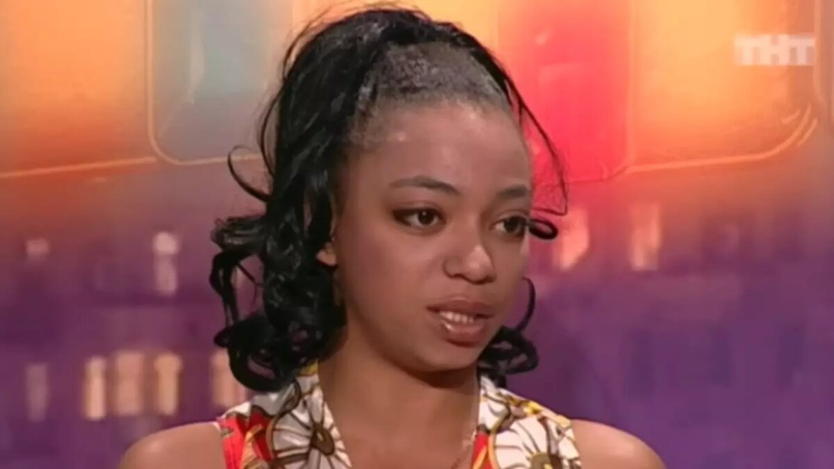 Мать Либерж Кпадону сообщила, что проблемы со здоровьем у дочери и её отца, 63–летнего Аддаха Жильбера Кпадону, начались одновременно. Фото: Стоп-кадр видео