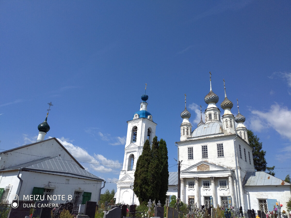 Толгоболь,  храмовый комплекс.  Здесь и далее фото автора