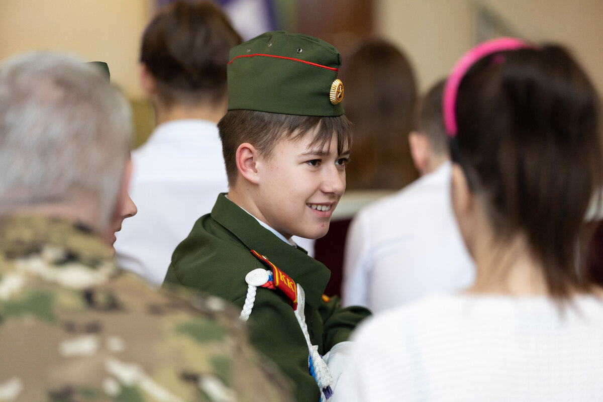    Школьники Сургута прошли курс базовой военной подготовки