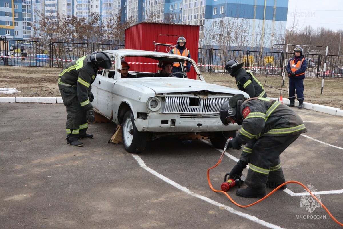 Лучшую команду по ликвидации последствий аварии на автотранспорте выбрали в  Орловской области | ГУ МЧС России по Орловской области | Дзен