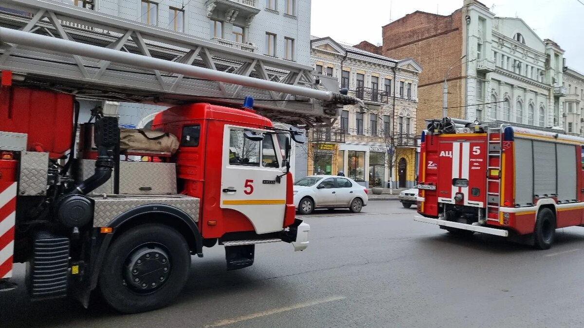 В МЧС опровергли взрыв в центре Ростова вечером 1 апреля, но мужчина  пострадал | Privet-Rostov.ru | Дзен