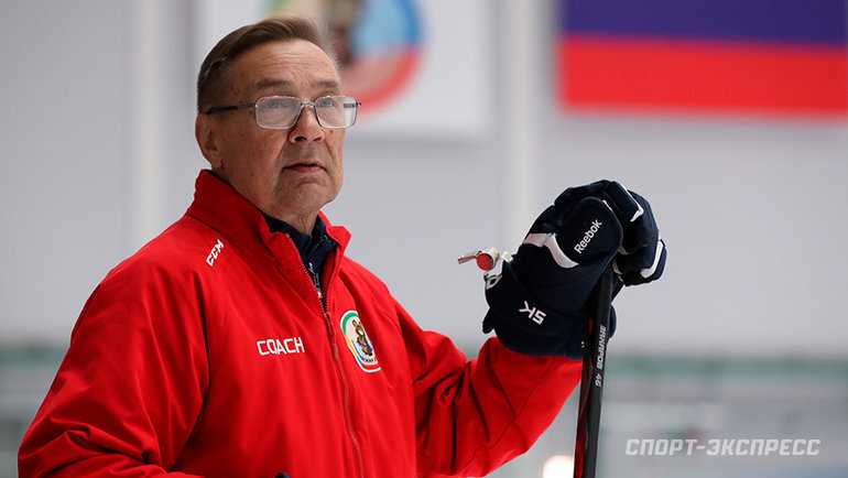    Иван Авдеев на тренировке в хоккейной школе Олимпийской деревни.Александр Федоров