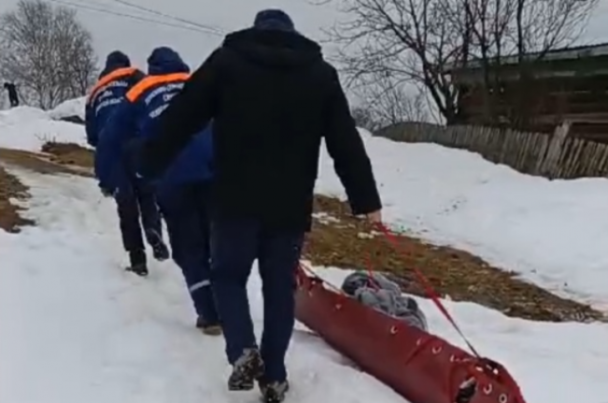    В Златоусте для госпитализации пенсионерки потребовалась помощь спасателей