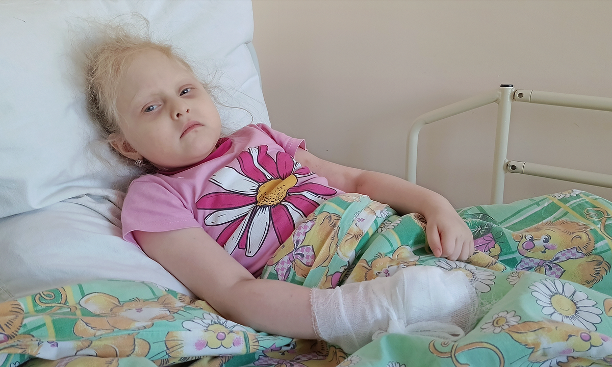 Вика Гречушкина с анемией Фанкони в больнице