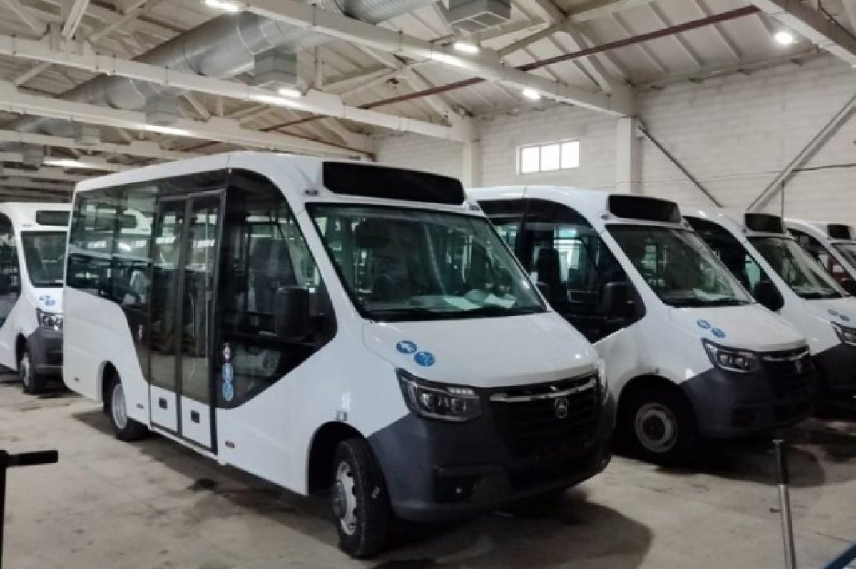    Почти 300 новых автобусов поступили в Свердловскую область