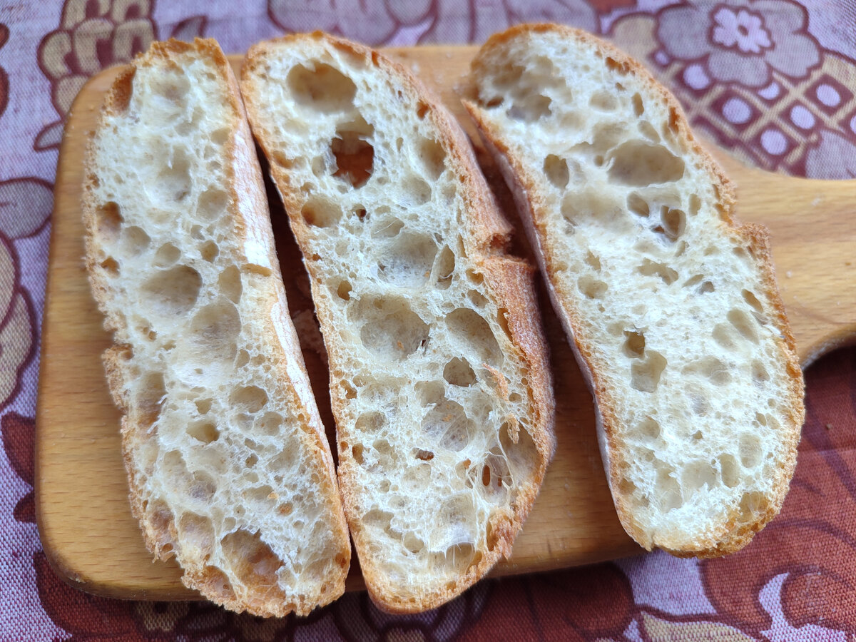 Дело в том, что чиабатта сама по себе суховата, так еще и у меня полежала дня три... Поэтому толсто нарезана.