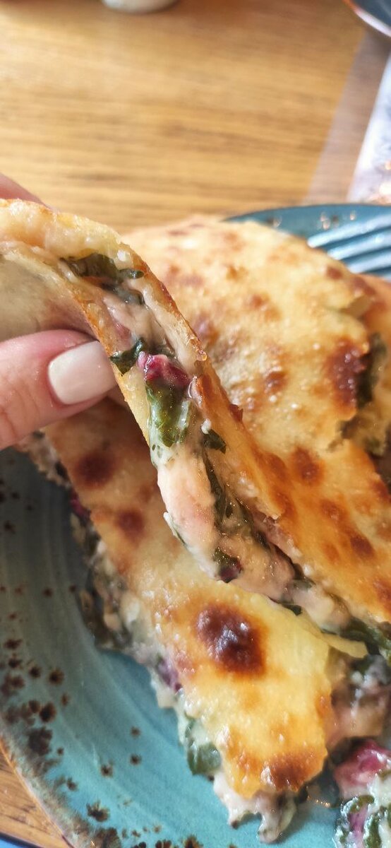 Запечатлела консистенция на память, на случай, если мы с девочками снова захотим испечь осетинский пирог