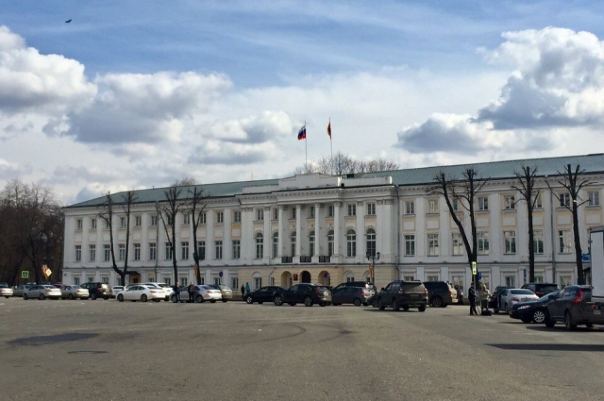    В Ярославле у помощников депутатов вырастет зарплата
