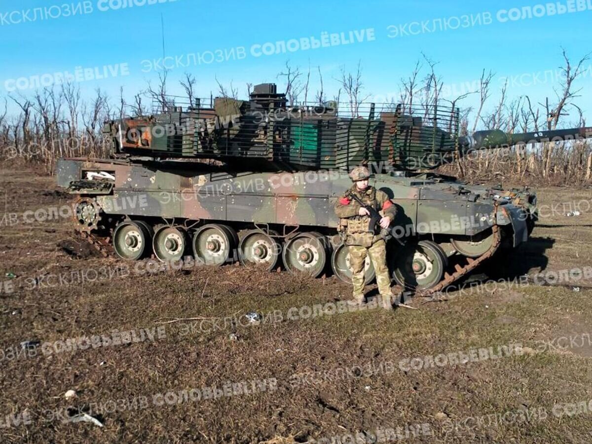    Подбитый и брошенный немецкий Leopard 2A6 © Фото : СОЛОВЬЁВ/Telegram