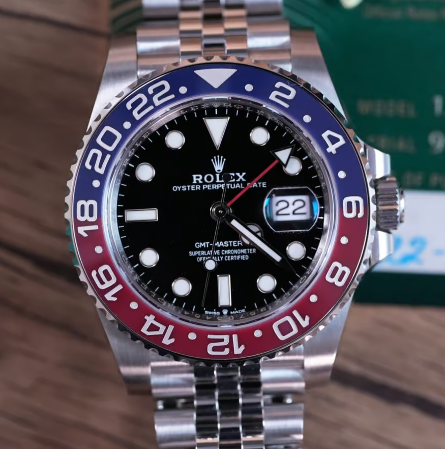 Rolex GMT-Master II ref. 126710BLRO, он же Rolex Pepsi