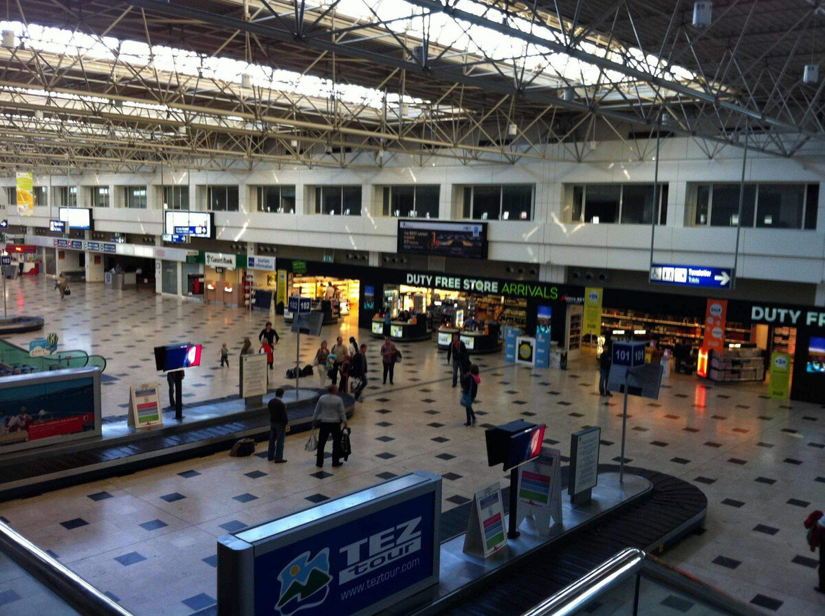 Международный аэропорт анталия. Турецкий аэропорт анталия. Сайт аэропорта анталии на русском. Сайт аэропорта анталии на русском. Анталия терминал 1.