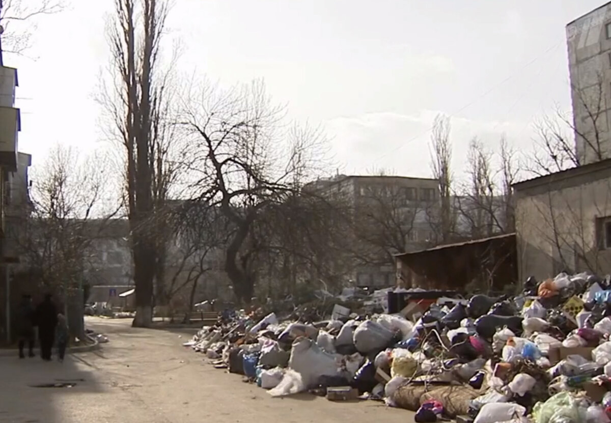 Просто завалило город