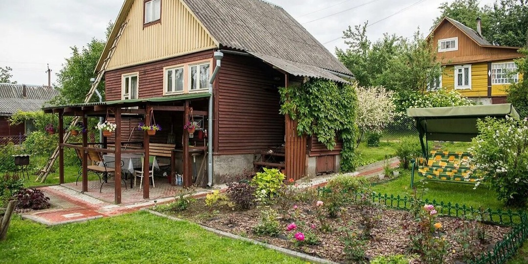 «Дача – место для отдыха, а не работы»: 13 свежих идей и решений, как оформить приусадебный участок для любого кошелька