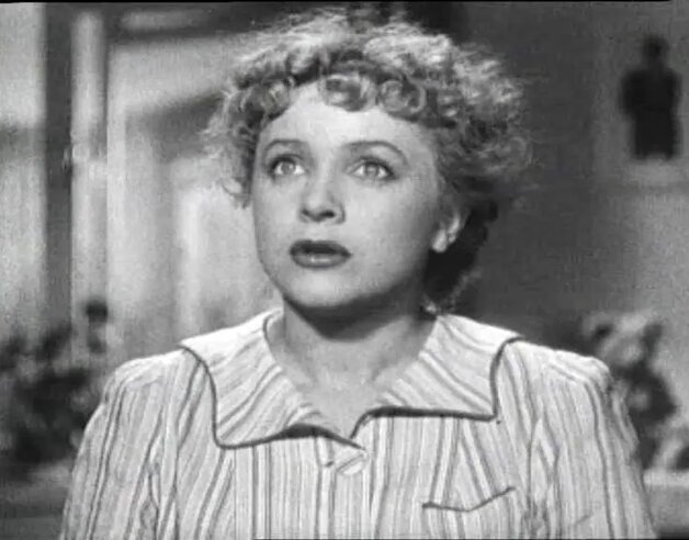 Людмила Целиковская в молодости / кадр из фильма «Сердца четырех»