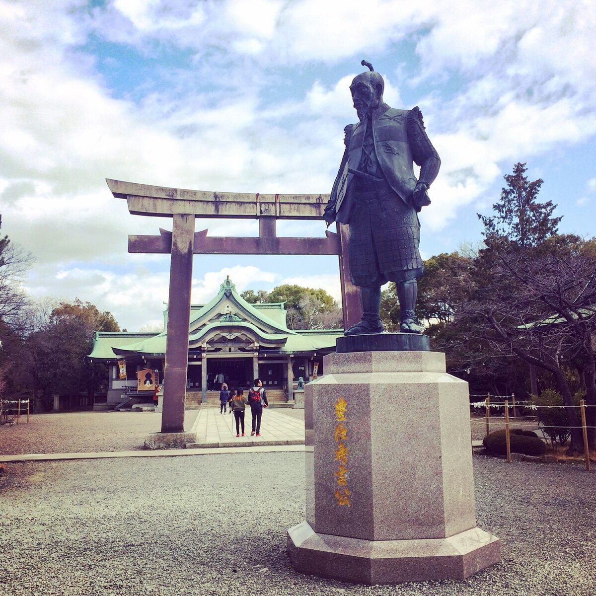 Статуя военачальнику Тоетоми Хидэеси.