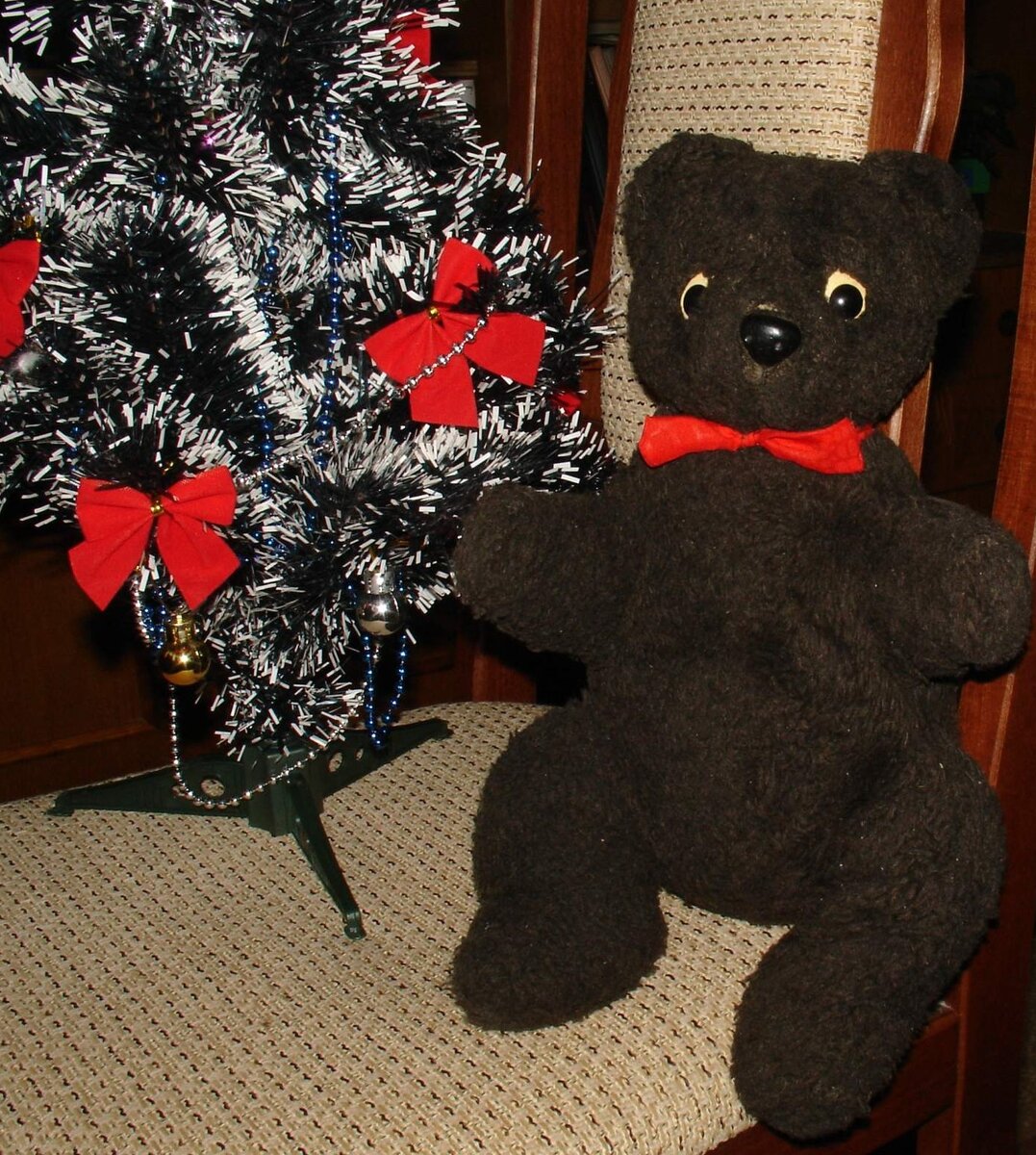 Живёт в родительском доме почти 60 лет.